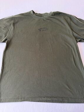NYC Olive Short-Sleeve Crewneck Tee with Subtle Chest Logo